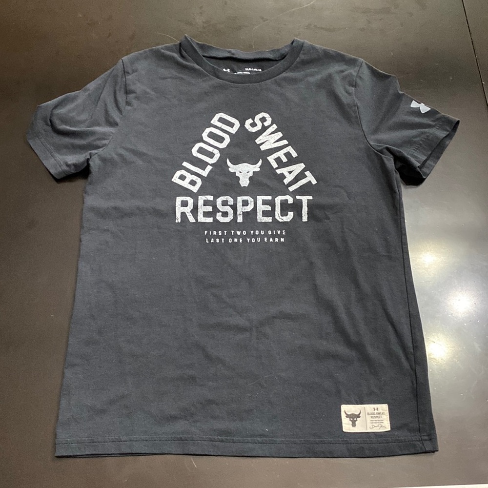 Boys large Under Armour T-shirt
